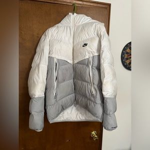 Nike Men’s White Puffer Jacket/winter coat